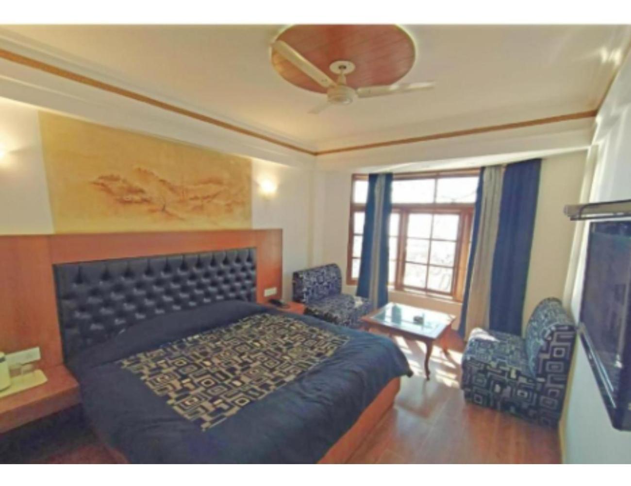 Hotel Horizon Near Picture Palace Bus Stand, ムスーリー エクステリア 写真