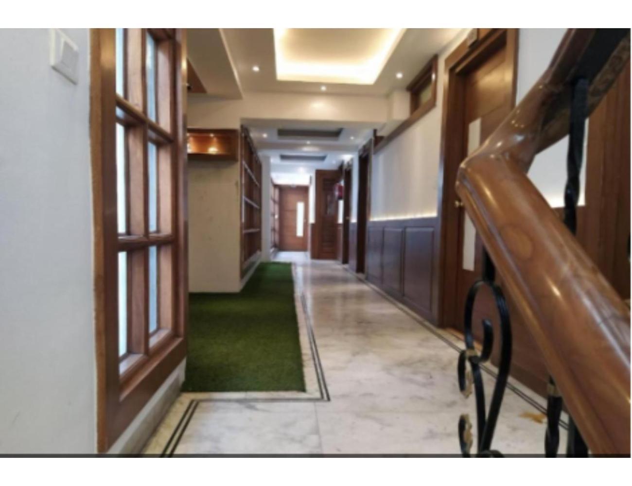 Hotel Horizon Near Picture Palace Bus Stand, ムスーリー エクステリア 写真
